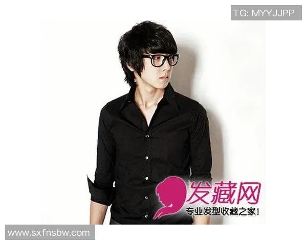 揭秘足球明星独特发型梳理技巧让你也能拥有球场风范